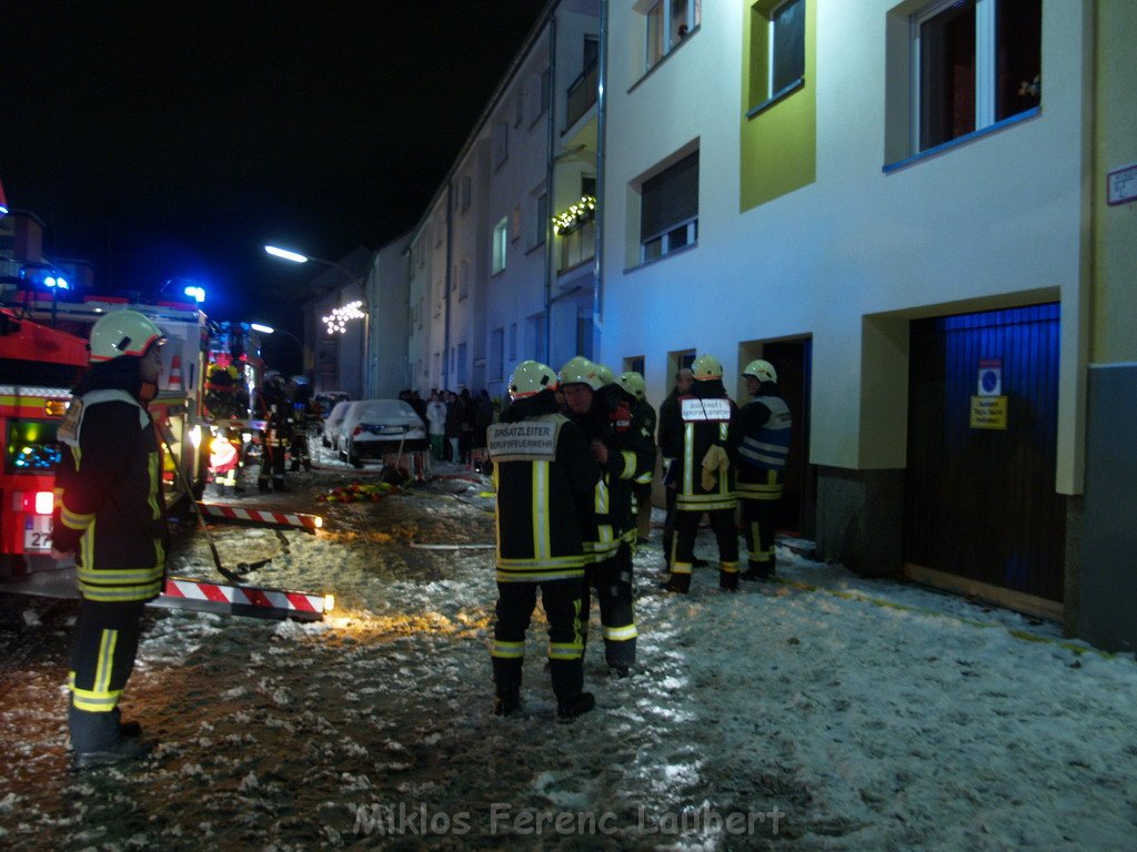 Feuer in Kueche Koeln Vingst Homarstr P663.JPG
